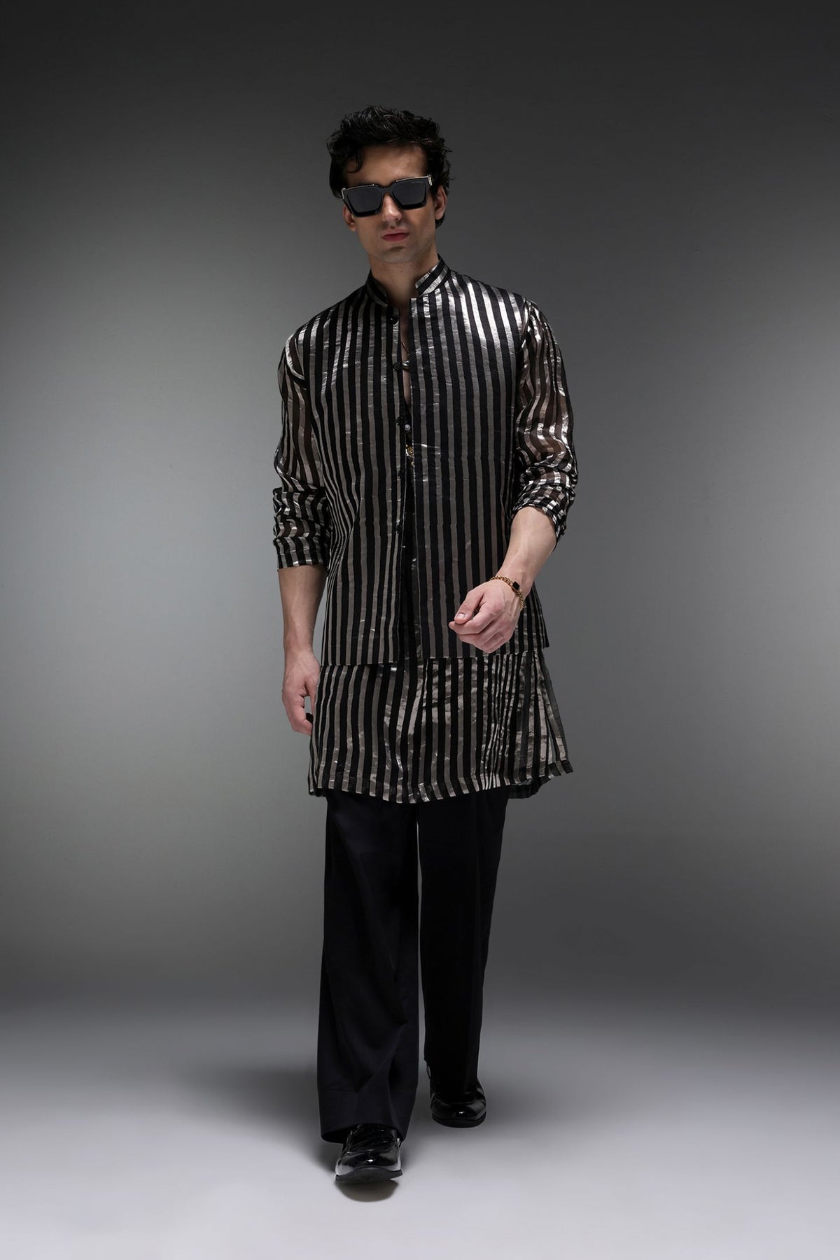 Loom - Hand Embroidered Designer Bundi With Kurta - Black