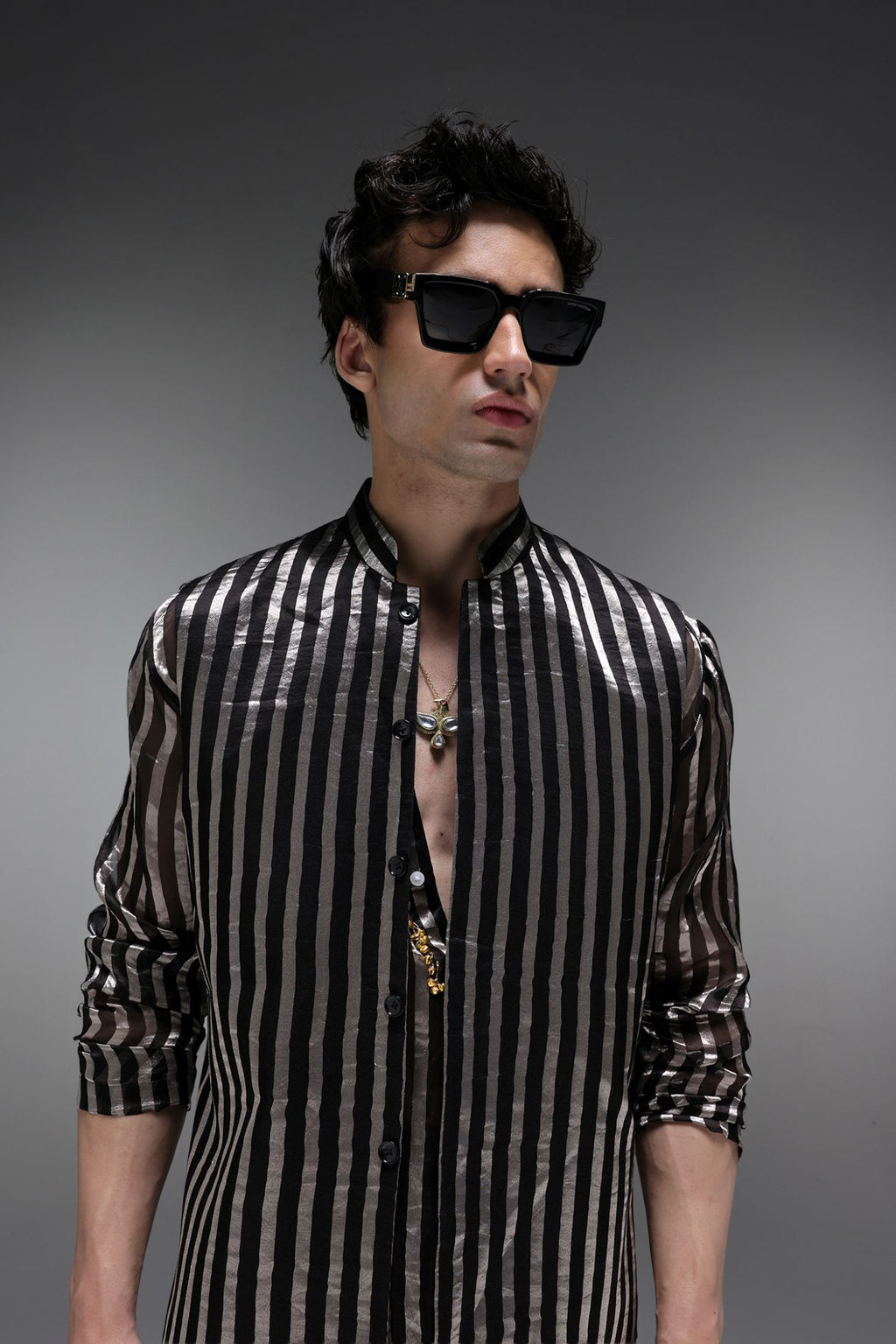 Loom - Hand Embroidered Designer Bundi With Kurta - Black