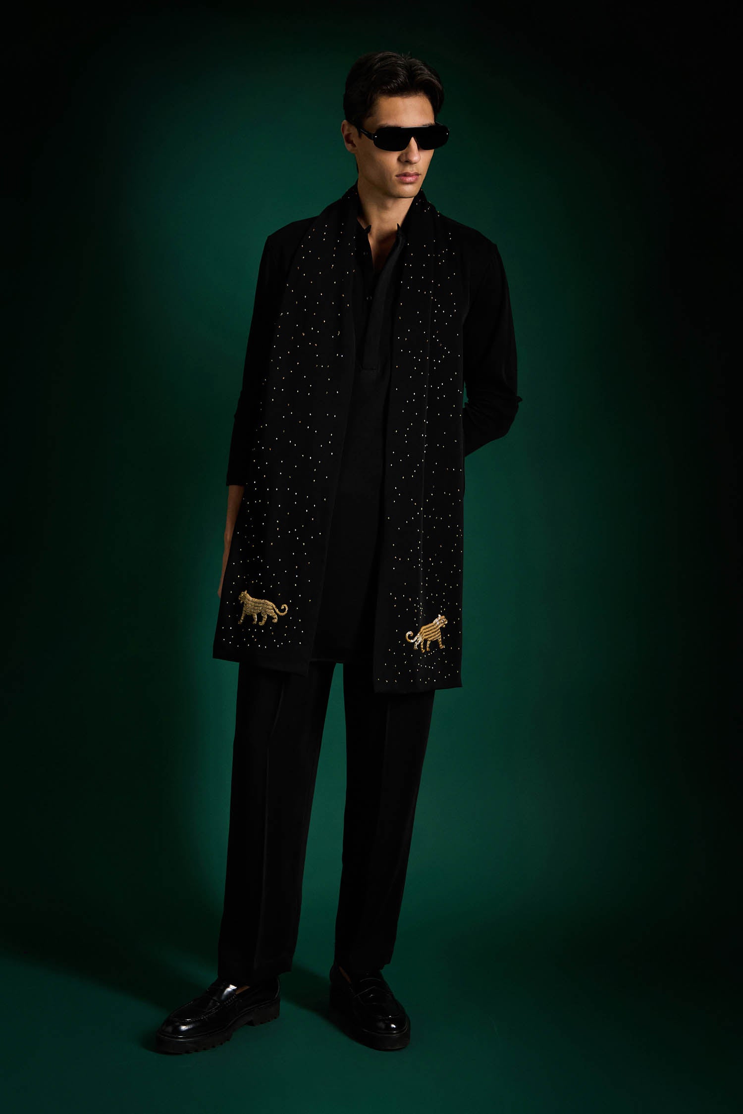 Bobcat Hand Embroidered Designer Shawl Set With Kurta And Pant