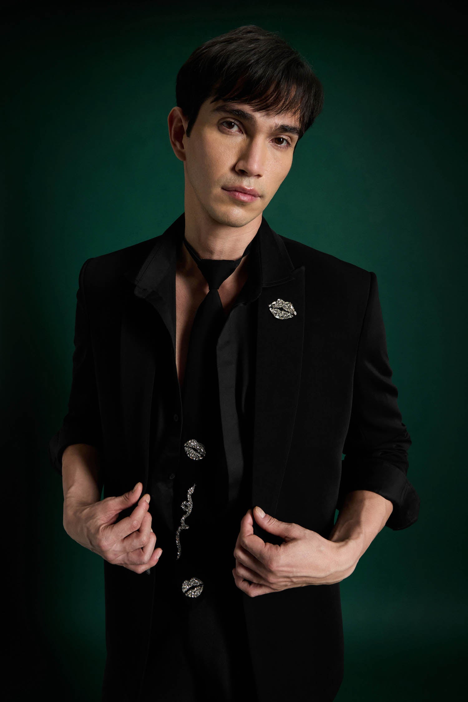 Kiss- Hand Embroidered Designer Tie