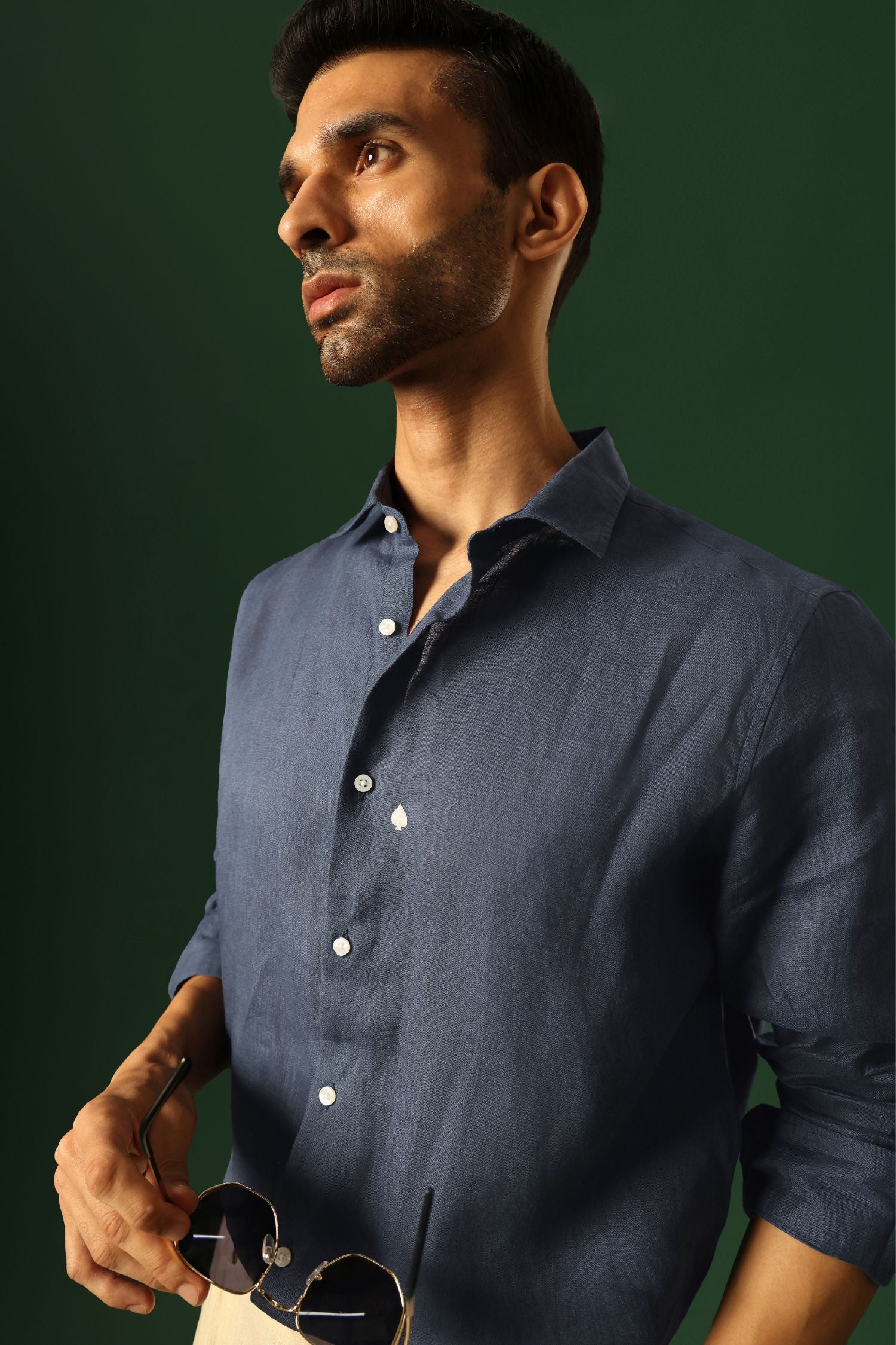 Spade Hand Embroidered Irish linen shirt - Navy